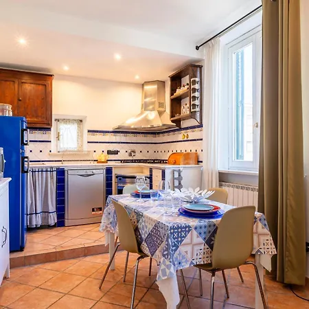 Apartment Casa Ginevra - 3 Minutes Walk From The Sea Livorno